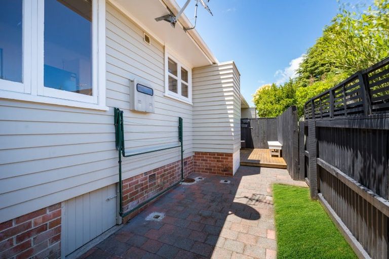 Photo of property in 2/67 Matipo Road, Te Atatu Peninsula, Auckland, 0610