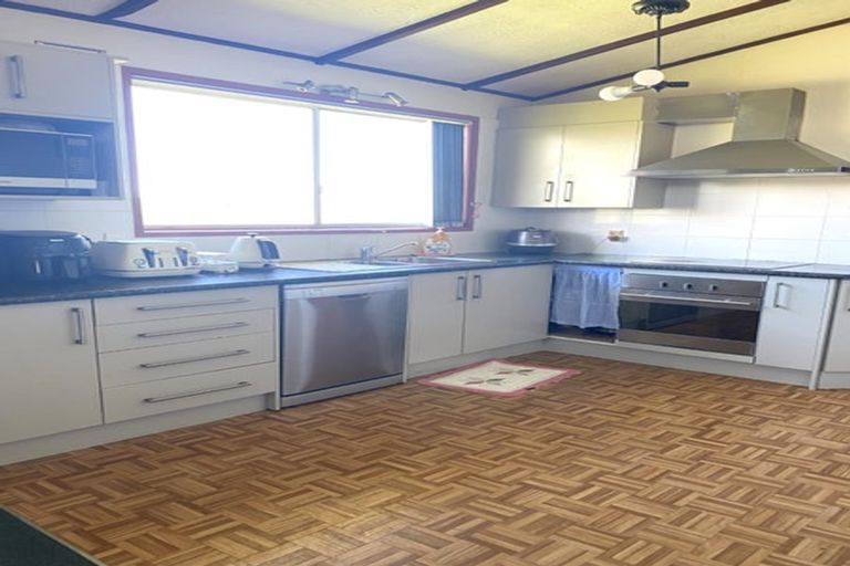 Photo of property in 87 Sycamore Drive, Sunnynook, Auckland, 0620