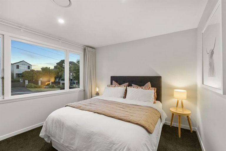 Photo of property in 46 Sylvan Avenue, Northcote, Auckland, 0627