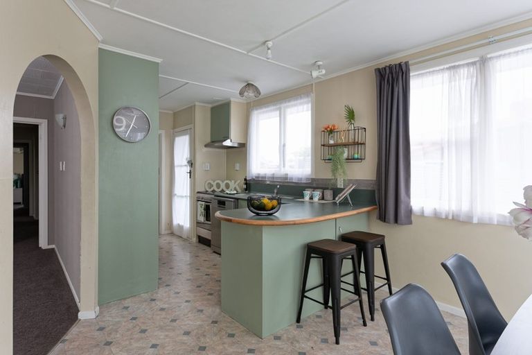 Photo of property in 13 Ruru Place, Tokoroa, 3420