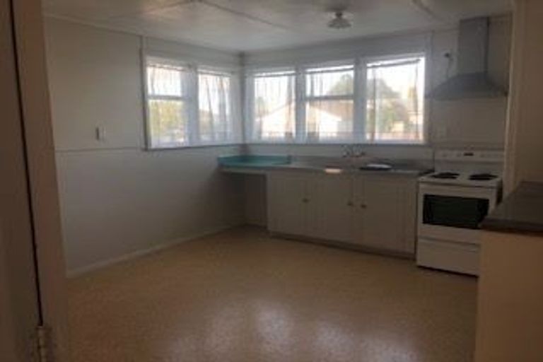 Photo of property in 131 Bruce Mclaren Road, Henderson, Auckland, 0612