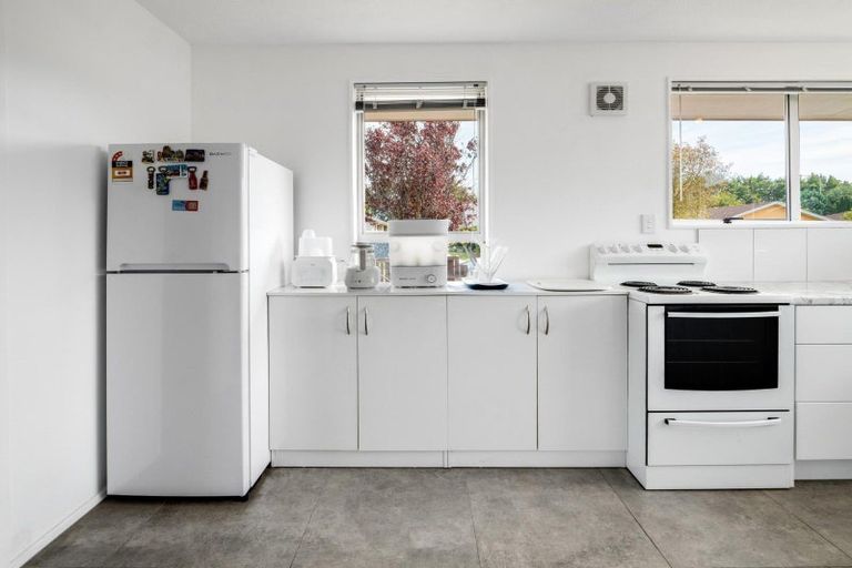 Photo of property in 1/57 Sarabande Avenue, Redwood, Christchurch, 8051