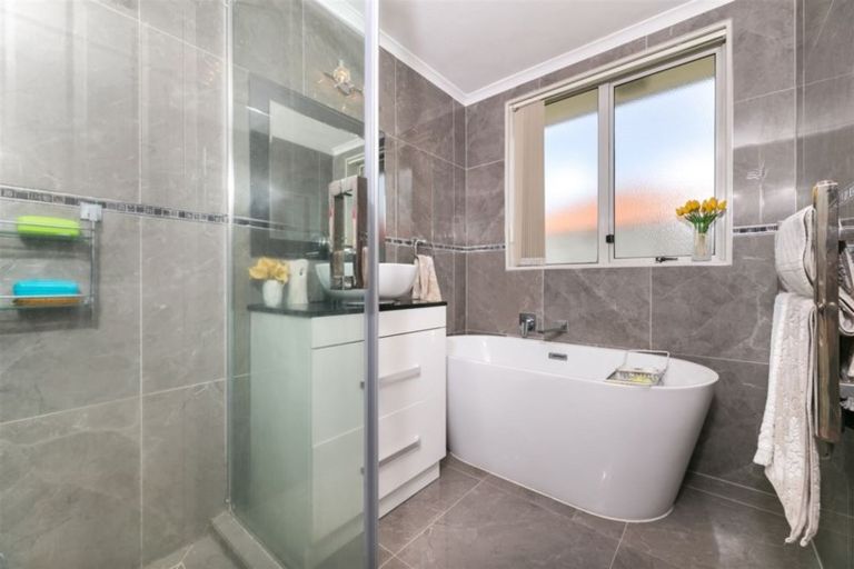 Photo of property in 11 Chayward Place, Mangere, Auckland, 2022