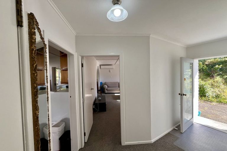 Photo of property in 28 Batchelor Street, Newlands, Wellington, 6037