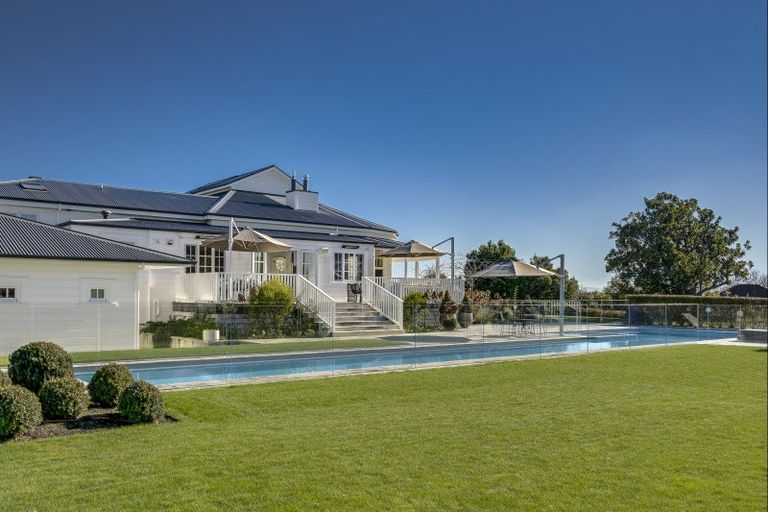 Photo of property in 59 Busby Hill, Havelock North, 4130