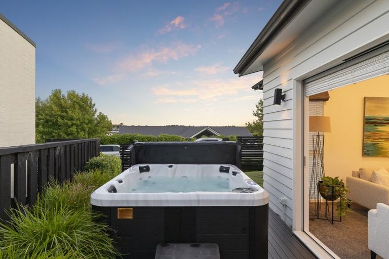 Photo of property in 22 Knoll Rise, Pukekohe, 2120