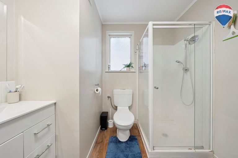 Photo of property in 39 Thurleigh Grove, Karori, Wellington, 6012