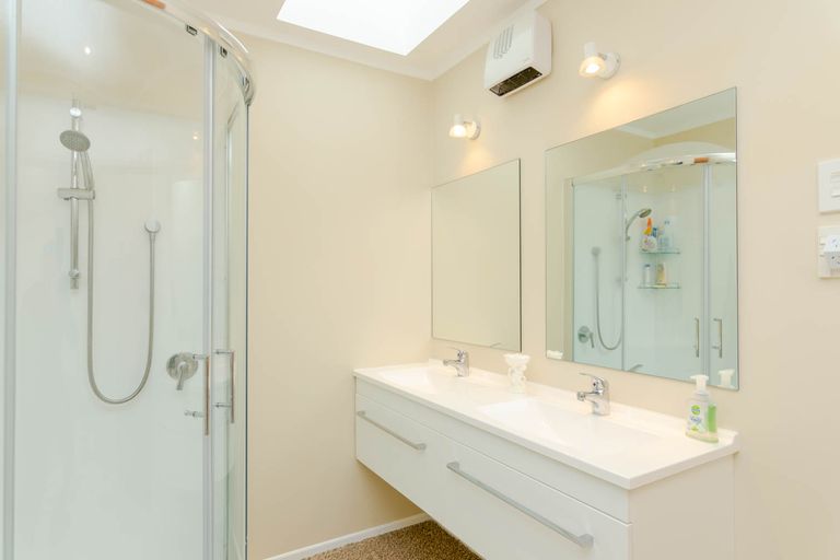 Photo of property in 62 Reading Street, Greytown, 5712