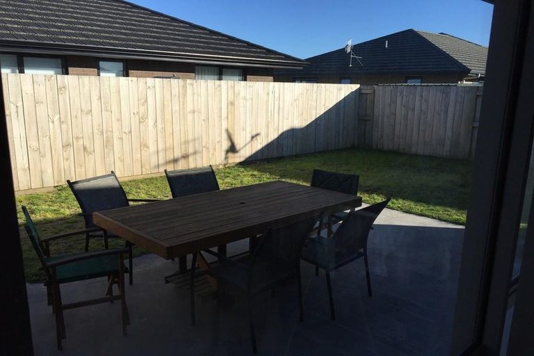 Photo of property in 4 Tremough Boulevard, Papamoa Beach, Papamoa, 3118