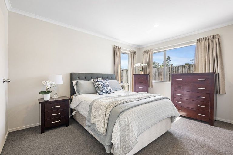 Photo of property in 55b Matipo Road, Te Atatu Peninsula, Auckland, 0610