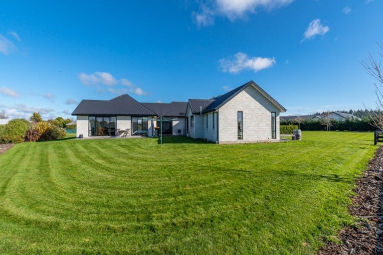 Photo of property in 14 Landsborough Drive, Darfield, 7571