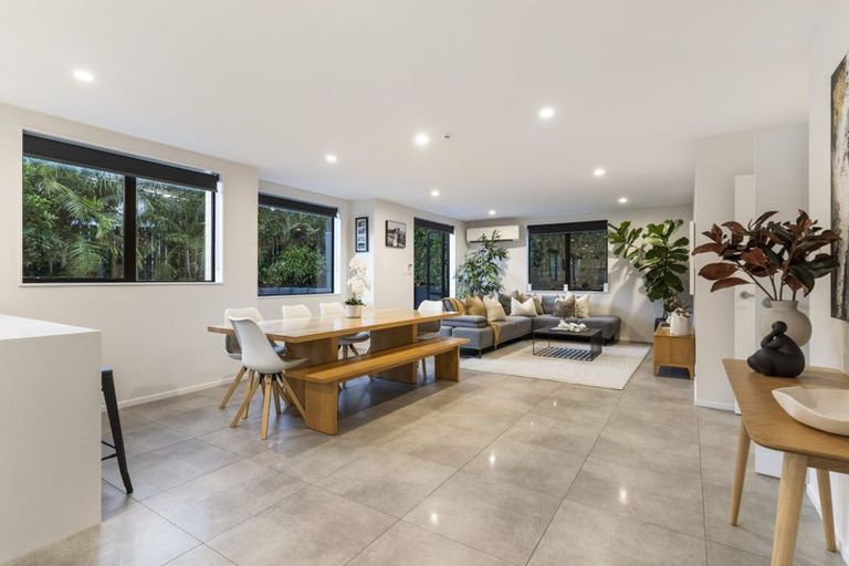 Photo of property in 71a Neil Avenue, Te Atatu Peninsula, Auckland, 0610