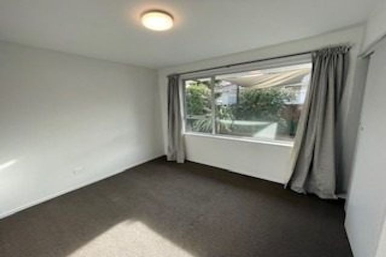 Photo of property in 1/14 Salford Avenue, Redwood, Christchurch, 8051