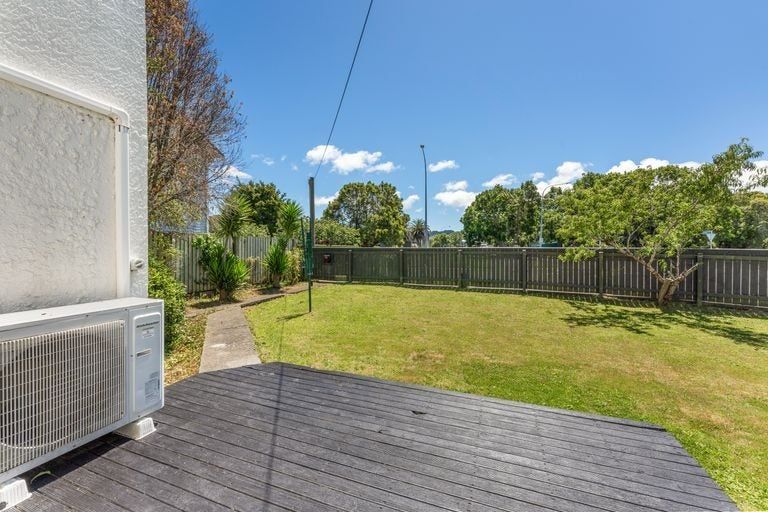 Photo of property in 158 Naenae Road, Naenae, Lower Hutt, 5011