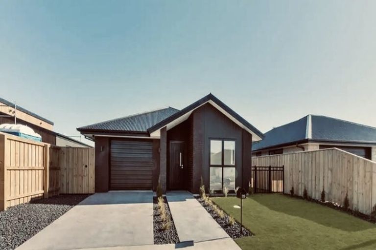 Photo of property in 35 Herridge Street, Woodend, 7691