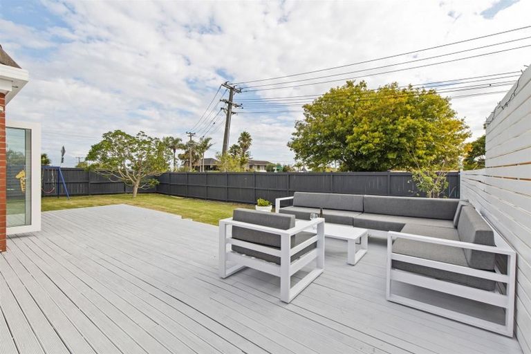 Photo of property in 2/3 County Road, Torbay, Auckland, 0630