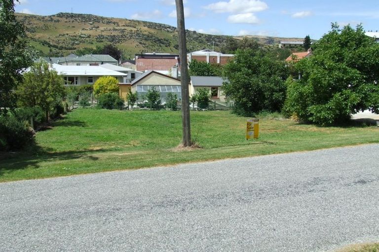 Photo of property in 131 Branxholm Street, Roxburgh, 9500