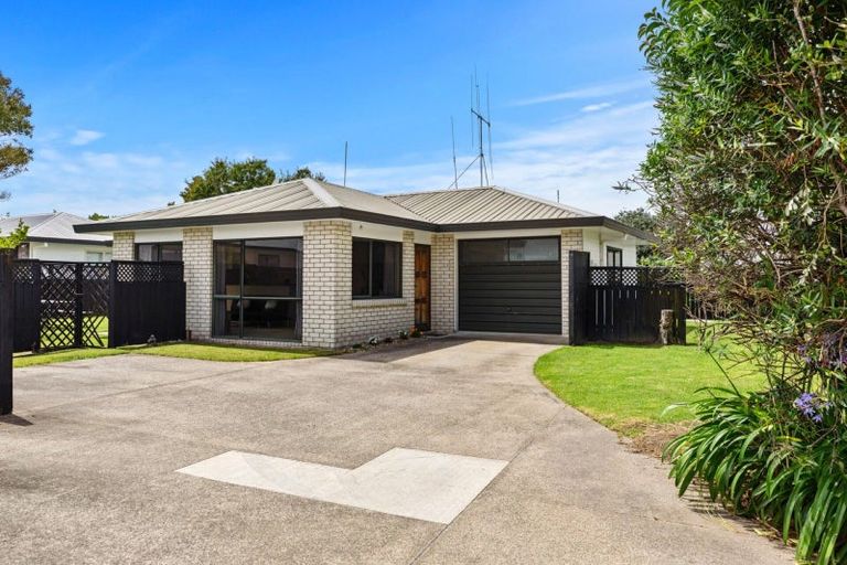 Photo of property in 225 Gravatt Road, Papamoa Beach, Papamoa, 3118