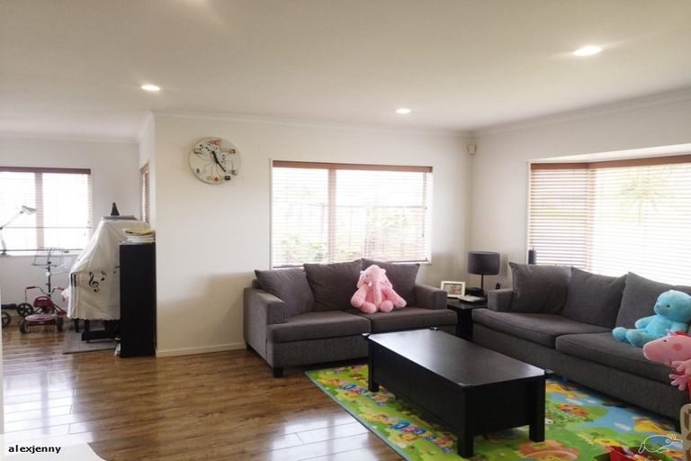 Photo of property in 59 Redcastle Drive, East Tamaki, Auckland, 2013