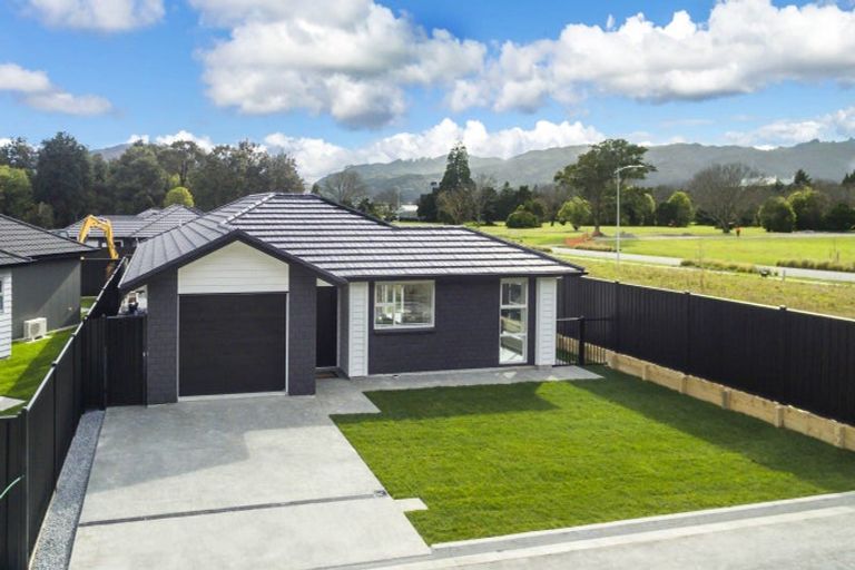 Photo of property in 22 Fenwick Crescent, Wallaceville, Upper Hutt, 5018