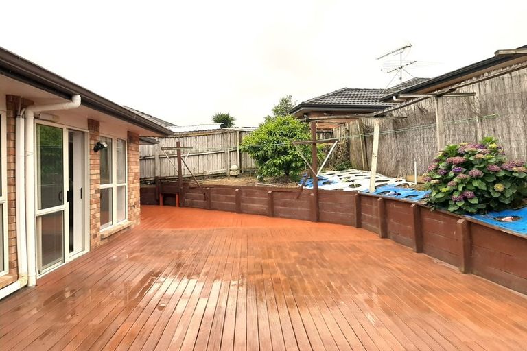 Photo of property in 89 Glenveagh Park Drive, Weymouth, Auckland, 2103