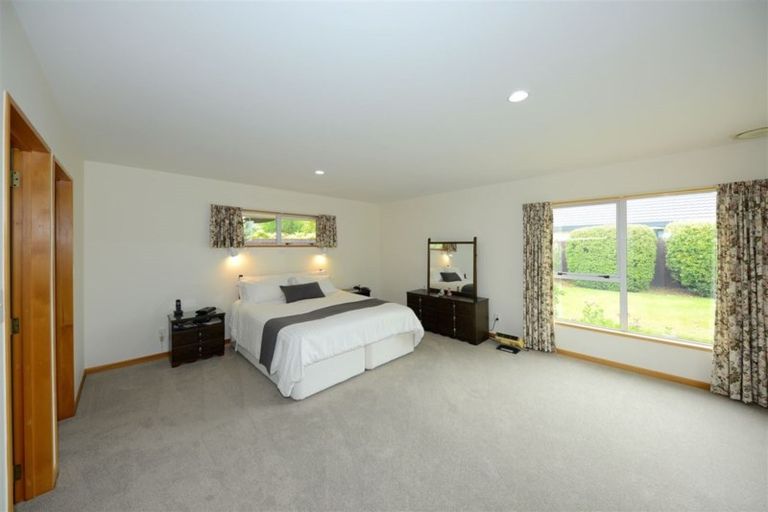 Photo of property in 3 Althorp Place, Avonhead, Christchurch, 8042