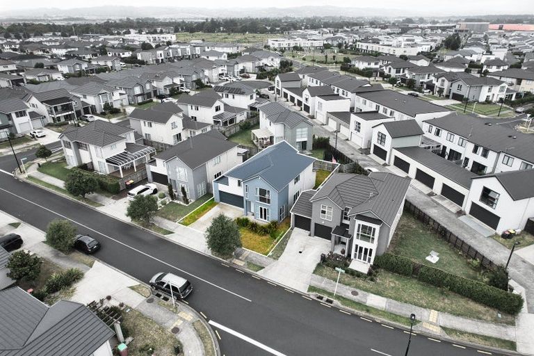 Photo of property in 5 Wairepo Street, Takanini, 2112