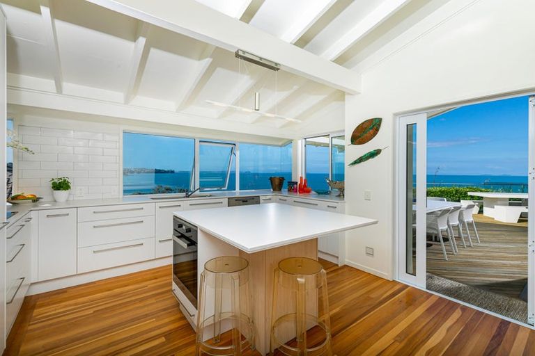 Photo of property in 47 Rothesay Bay Road, Rothesay Bay, Auckland, 0630