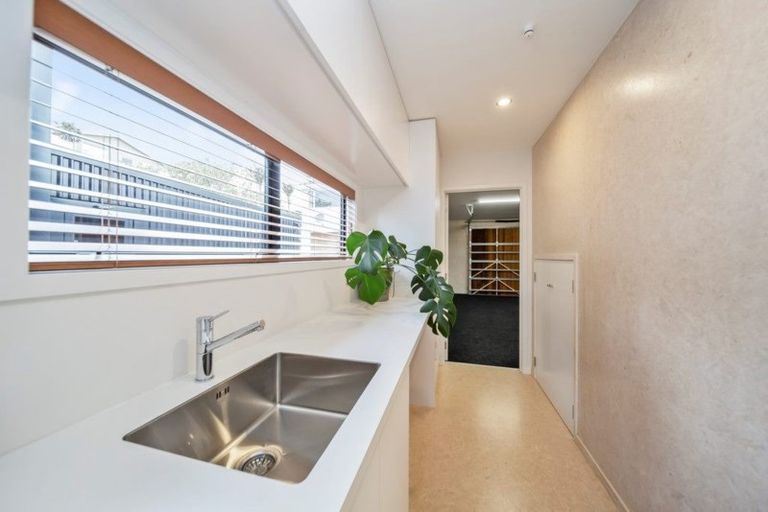 Photo of property in 28c Bayly Road, Moturoa, New Plymouth, 4310