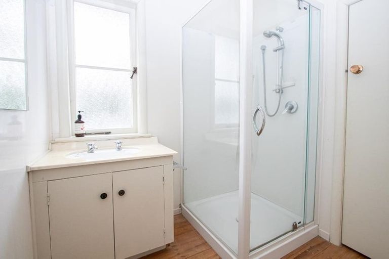 Photo of property in 17 Sillary Street, Hamilton East, Hamilton, 3216