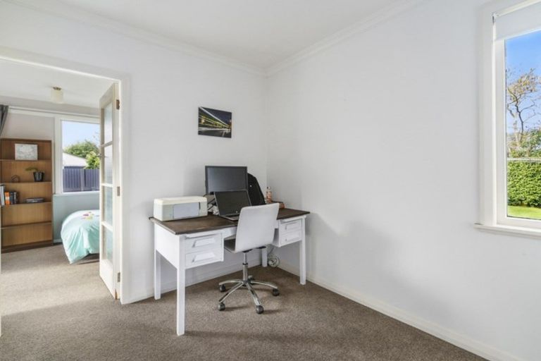 Photo of property in 23 Kent Crescent, Awapuni, Palmerston North, 4412
