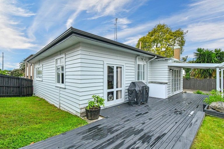 Photo of property in 10a Sturdee Road, Manurewa, Auckland, 2102