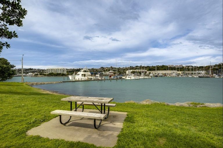 Photo of property in 2/8 Meeanee Quay, Westshore, Napier, 4110