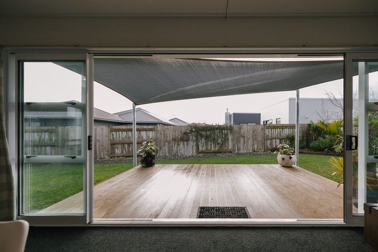 Photo of property in 10 Monaco Grove, Fitzherbert, Palmerston North, 4410