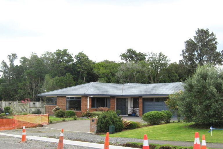 Photo of property in 8 Adam Lile Drive, Highlands Park, New Plymouth, 4312