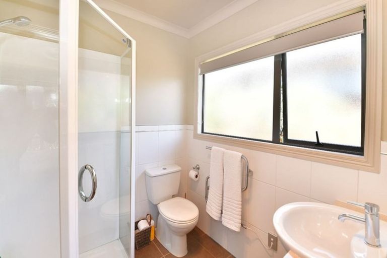 Photo of property in 8 Archer Rayner Place, Greenhithe, Auckland, 0632