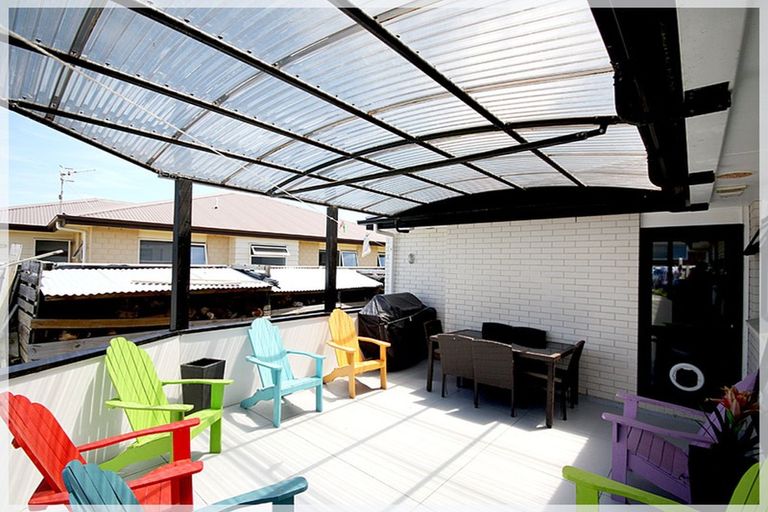 Photo of property in 10 Oxnam Place, Foxton Beach, Foxton, 4815