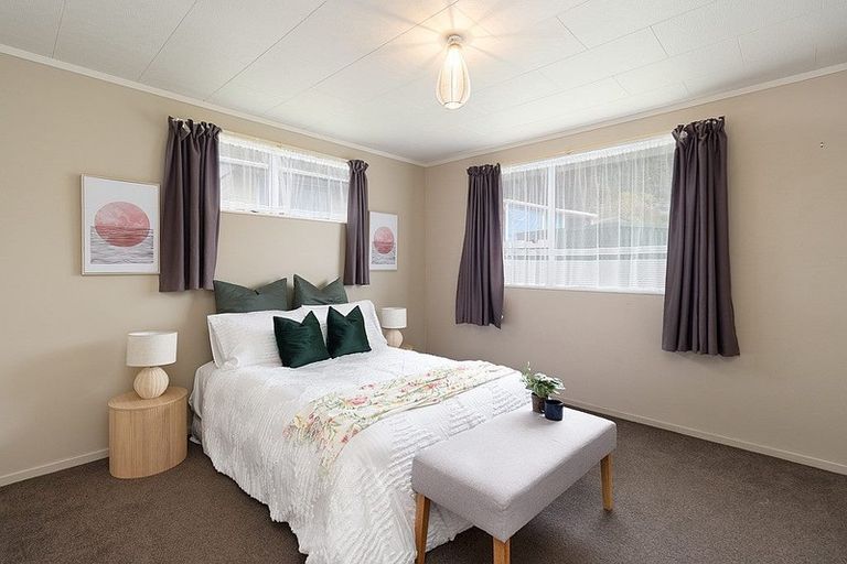 Photo of property in 8a Amethyst Place, Pukehangi, Rotorua, 3015