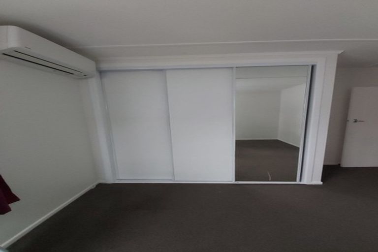 Photo of property in 45 Kenmore Street, Newlands, Wellington, 6037