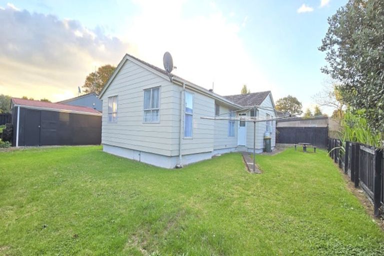Photo of property in 87 Arimu Road, Papakura, 2110