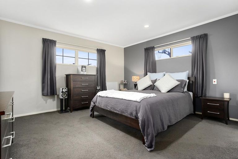 Photo of property in 27 Summerland Drive, Henderson, Auckland, 0612