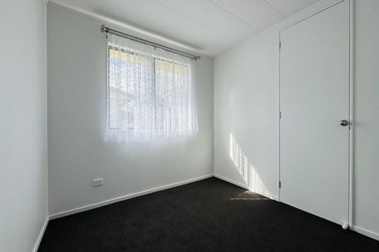 Photo of property in 47a Sutton Crescent, Papakura, 2110