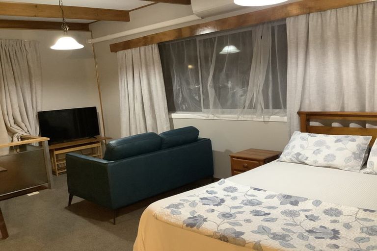 Photo of property in 8 Lilac Lane, Maungaraki, Lower Hutt, 5010