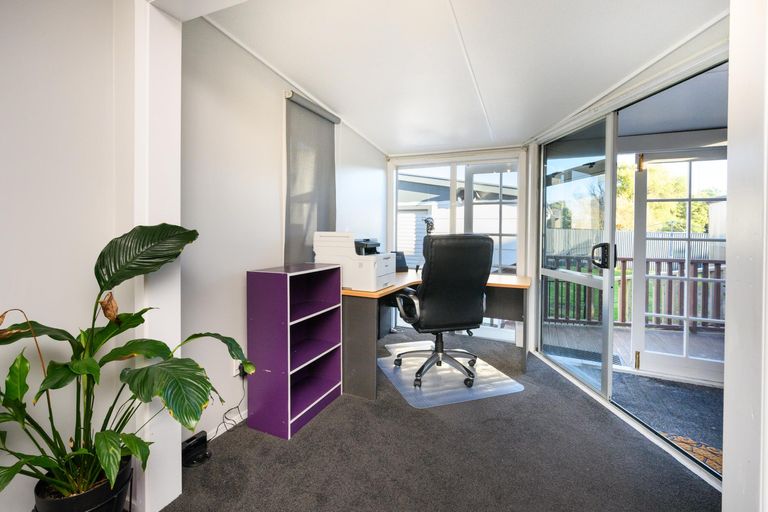 Photo of property in 44 Kaimanawa Street, Kelvin Grove, Palmerston North, 4414
