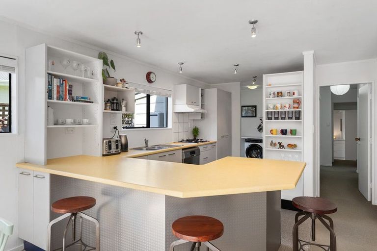 Photo of property in 11 Renata Road, Otaki, 5512