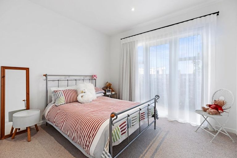 Photo of property in 5 Mollisia Lane, Papamoa Beach, Papamoa, 3118