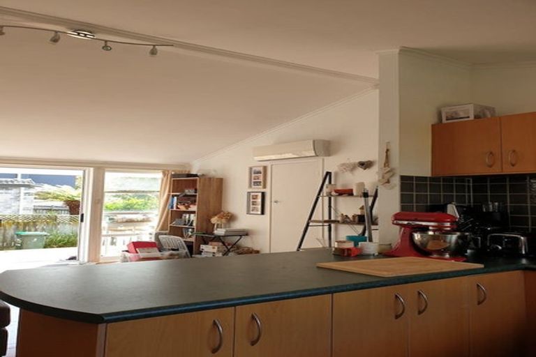 Photo of property in 2/14a Puriri Street, Takapuna, Auckland, 0622