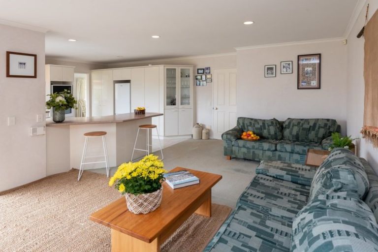 Photo of property in 22 Montecito Place, Golflands, Auckland, 2013