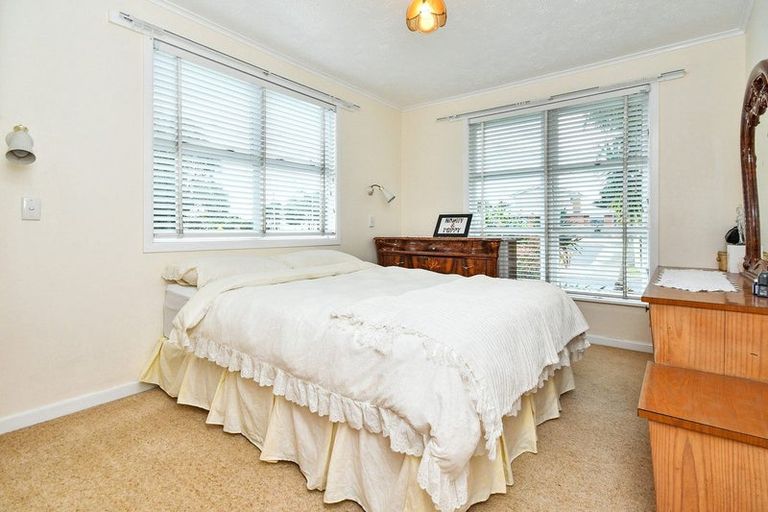 Photo of property in 43 Mckean Avenue, Manurewa, Auckland, 2102