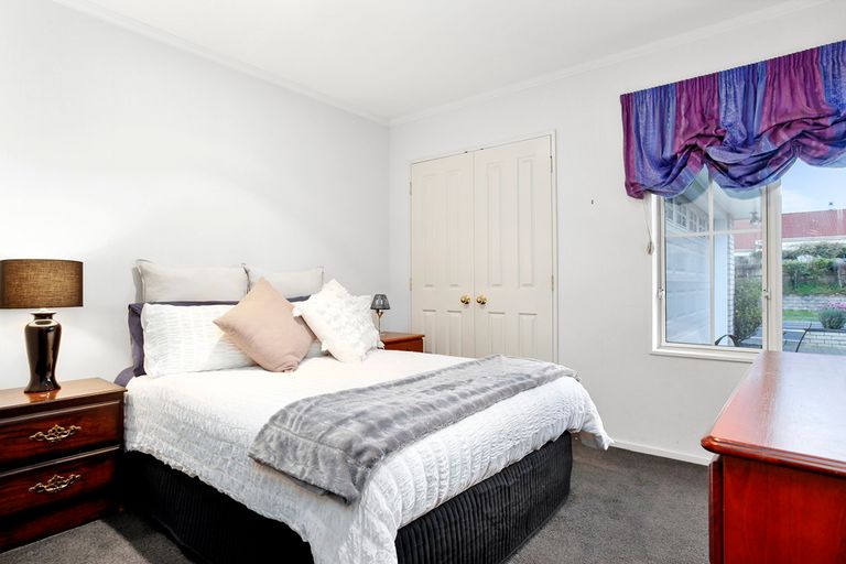 Photo of property in 27 Summerland Drive, Henderson, Auckland, 0612